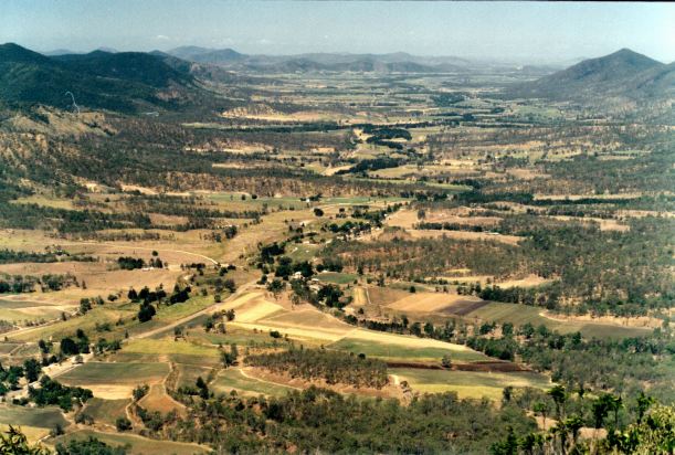 Resize of 11-04-2002 Pioneer Valley from Eungella LO.jpg