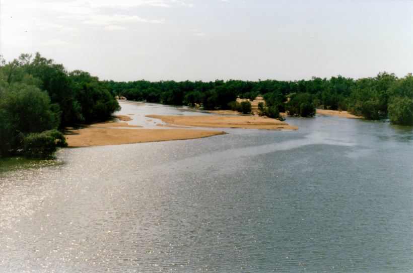 Resize of 6-17-1993 Fitzroy River from new bridge